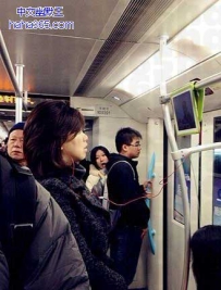 地铁IPAD姐