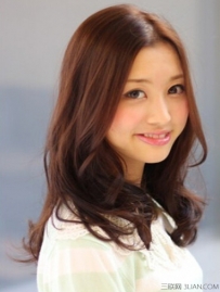 女生中长发烫发发型