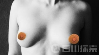 不准发女性袒胸照片？用男性乳头模板盖住就行啦