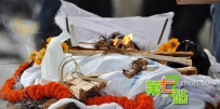 网友感到惊悚！火化时尸体竟坐了起来