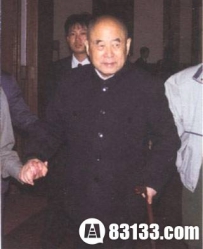 毛泽东对调八军区司令：将领给林彪写效忠信