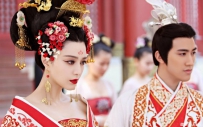 老皇上突然驾崩，太子如何对待3000小妈？