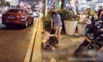 无锡万达门口原配狂殴小三