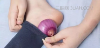 洋葱放脚底真的能治感冒吗