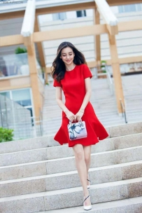 Angelababy颜值高任性怎么穿都是那么美