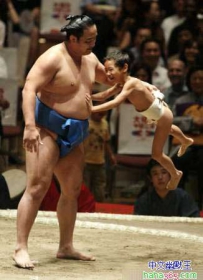轻轻一提